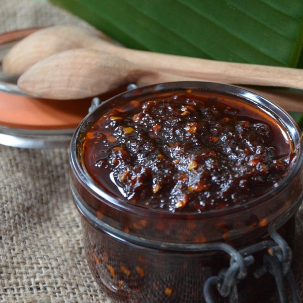 Best Ghanaian SHITO recipe (Black chilli sauce) 