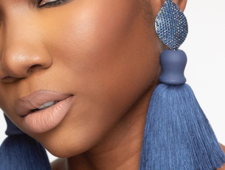 Brands in style - Black woman wears blue earring by Ch0ked