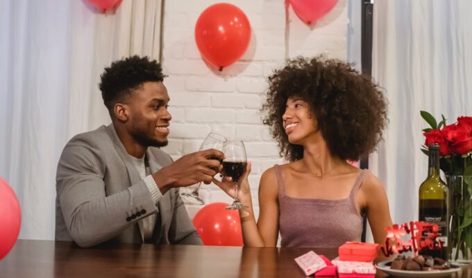 Dating tips - Black man and woman on a date
