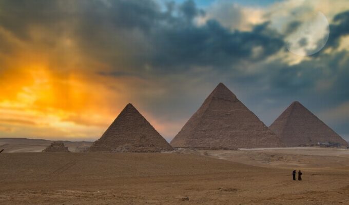 Historical places in Africa featuring pyramids of Giza, Egypt